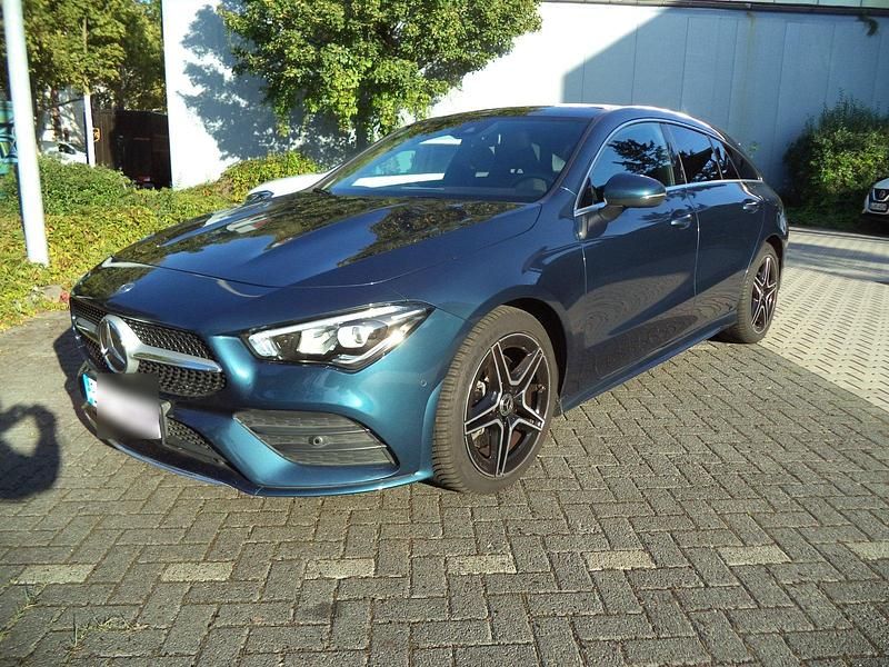 Blau Gebraucht 2021 Mercedes CLA200 AMG Kombi | 28.600 € (Superpreis) - Bild 1/4