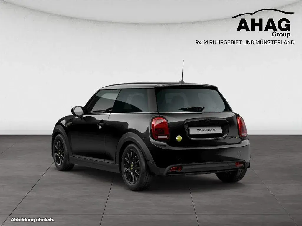Gebraucht Mini Cooper SE 135 kW (184 PS) 2023 Schwarz Kleinwagen