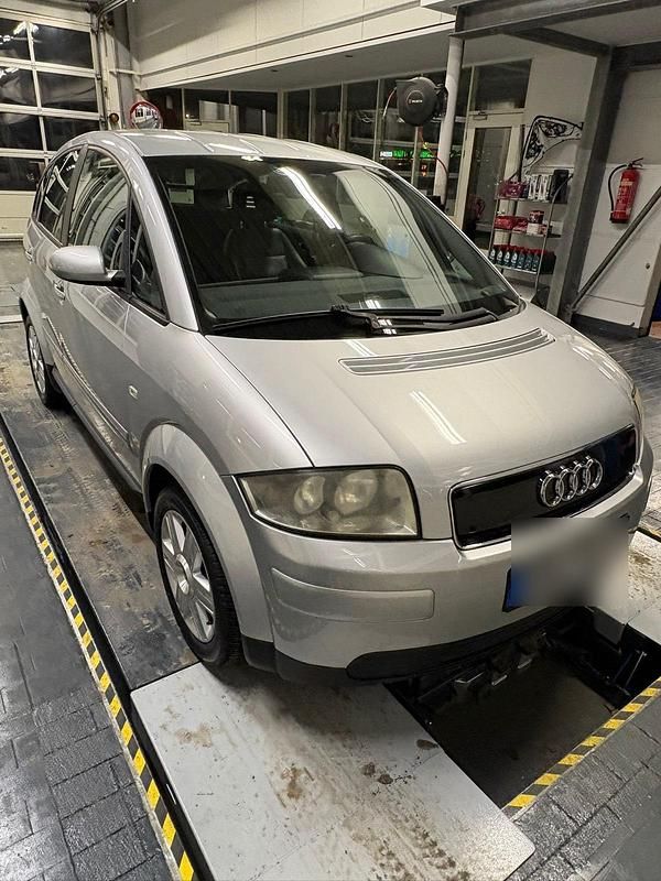 Gebraucht Audi A2 Basis 75 PS (55 kW) 2003 Silber Kleinwagen
