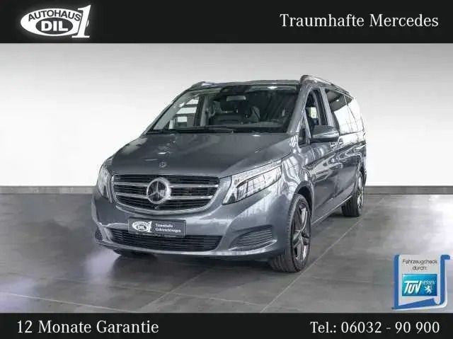 Grau Gebraucht 2020 Mercedes V250 Edition Van / Kleinbus | 47.850 € (Guter Preis) - Bild 1/3