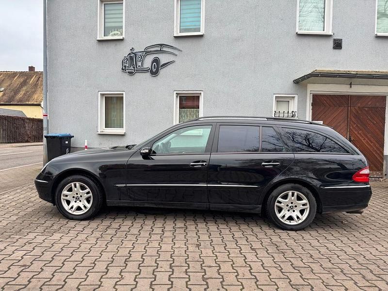 Gebraucht Mercedes E240 177 PS (130 kW) 2003 Schwarz Kombi