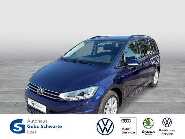 Blau Gebraucht 2022 VW Touran Comfortline Van / Kleinbus | 27.290 € (Etwas zu teuer) - Bild 1/4