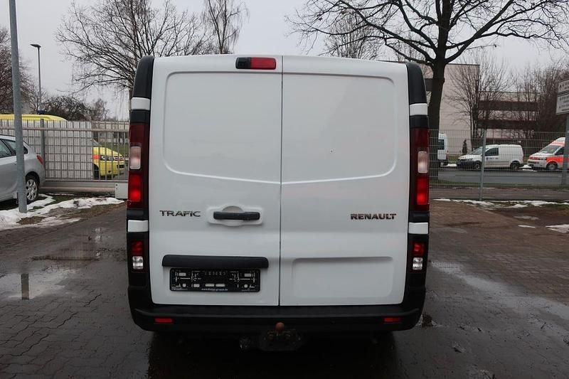 Gebraucht Renault Trafic Komfort 145 PS (106 kW) 2019 Weiß Van / Kleinbus