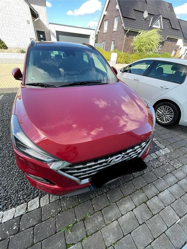 Rot Gebraucht 2018 Hyundai Tucson Premium SUV | 20.600 € (Fairer Preis) - Bild 1/4