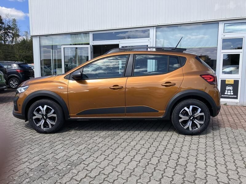Gebraucht Dacia Sandero Expression 91 PS (66 kW) 2023 Orange Kleinwagen