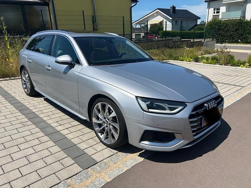 Grau Gebraucht 2020 Audi A4 Advanced Plus Kombi | 26.900 € (Teuer) - Bild 1/4