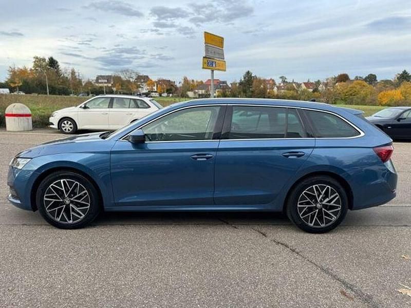 Gebraucht Skoda Octavia First Edition 150 PS (110 kW) 2021 Blau Kombi