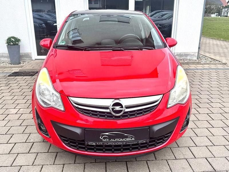 Gebraucht Opel Corsa Color Edition 101 PS (74 kW) 2012 Rot Kleinwagen