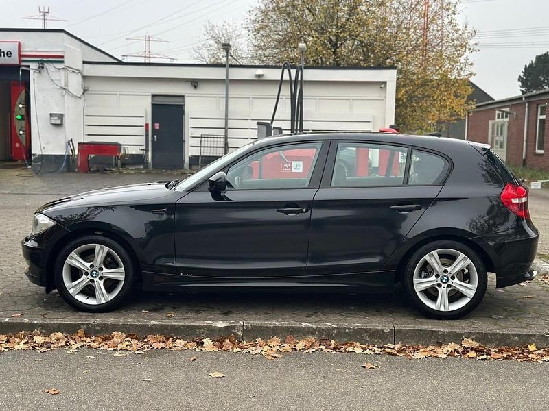 Gebraucht BMW 118 143 PS (105 kW) 2010 Schwarz Kleinwagen
