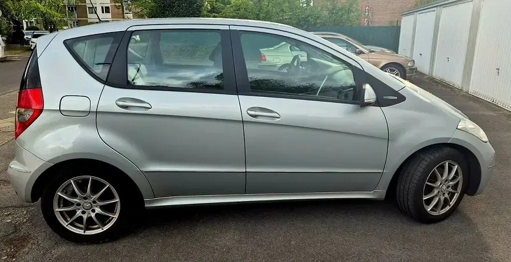 Gebraucht Mercedes A180 Avantgarde 116 PS (85 kW) 2009 Silber Van / Kleinbus