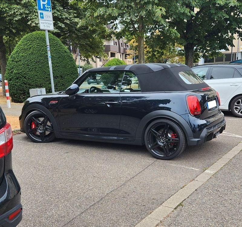 Gebraucht Mini John Cooper Works 231 PS (169 kW) 2024 Schwarz Kleinwagen