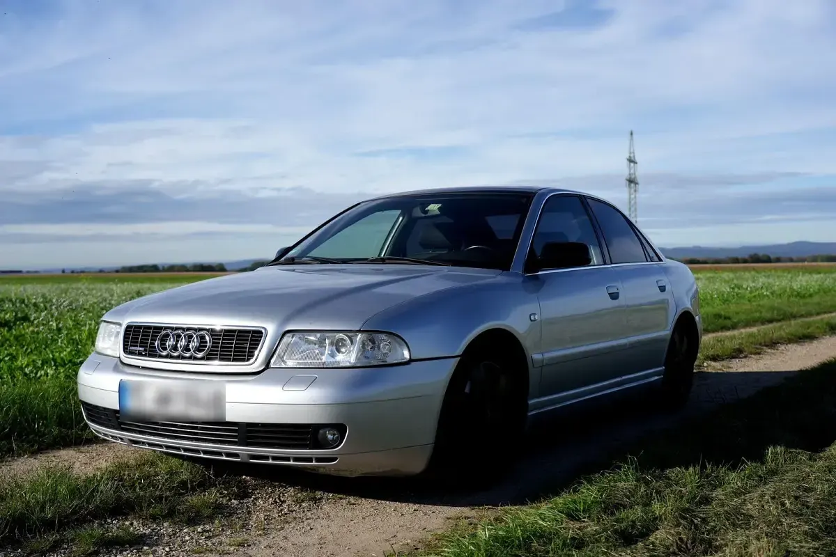 Gebraucht Audi A4 Basis 165 PS (121 kW) 1999 Silber Limousine