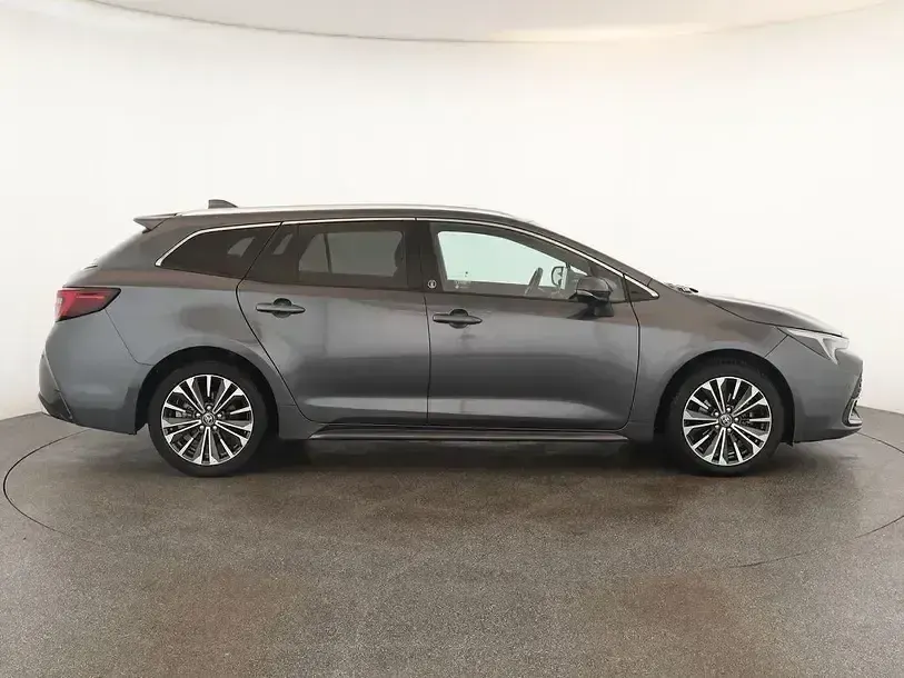 Gebraucht Toyota Corolla Team 140 PS (102 kW) 2024 Marlingrau Kombi