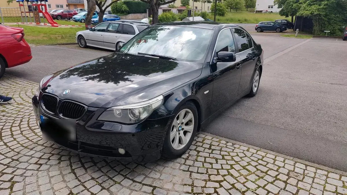 Używany BMW 530 258 KM (189 kW) 2005 Czarny Sedan/Limuzyna