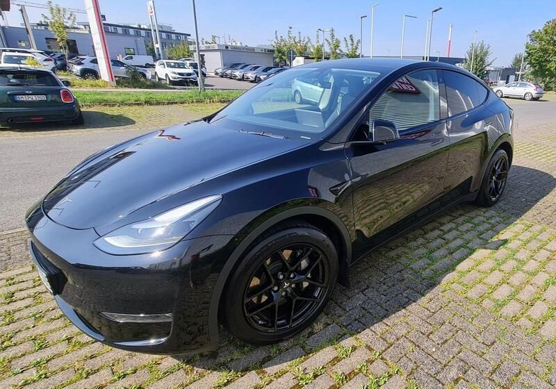 Schwarz Gebraucht 2022 Tesla Model Y Long Range SUV | 35.000 € - Bild 1/4