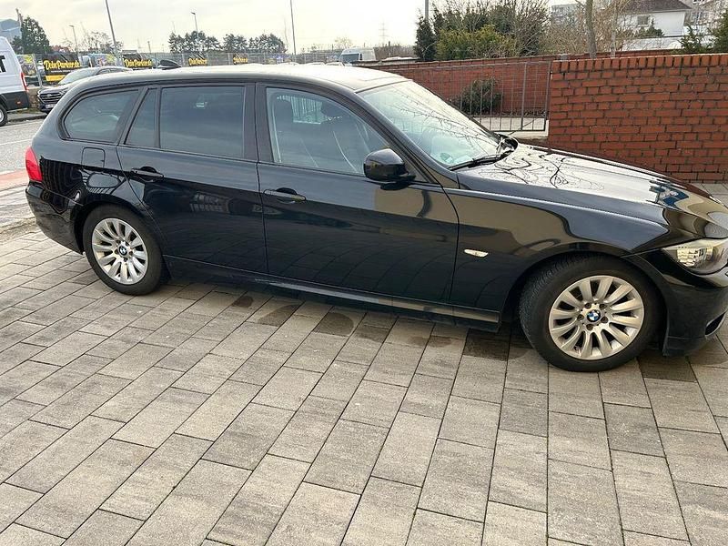 Gebraucht BMW 320 Efficient Dynamics 163 PS (119 kW) 2011 Schwarz Kombi