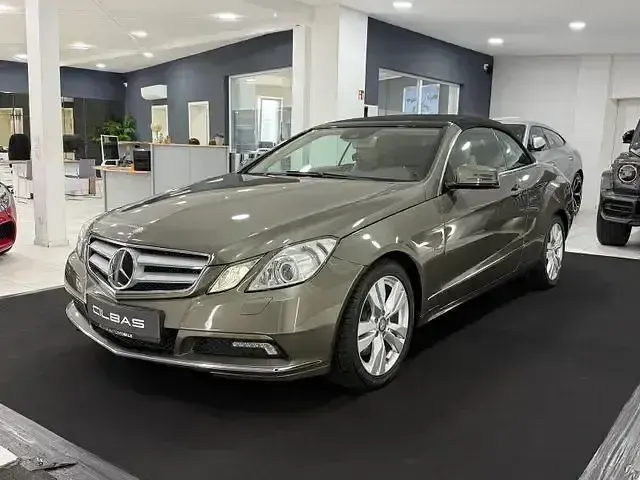 Gebraucht Mercedes E350 292 PS (214 kW) 2010 Braun Cabrio