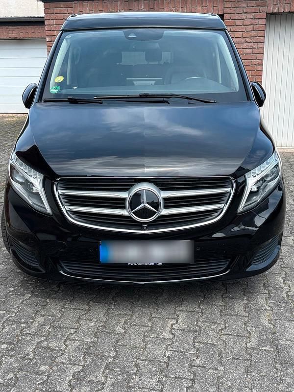 Schwarz Gebraucht 2017 Mercedes V250 Marco Polo Van / Kleinbus | 42.399 € (Fairer Preis) - Bild 1/4