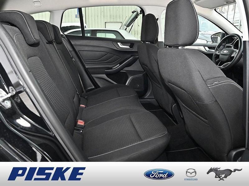 Używany Ford Focus Titanium X 116 KM (85 kW) 2024 Czarny Sedan/Limuzyna