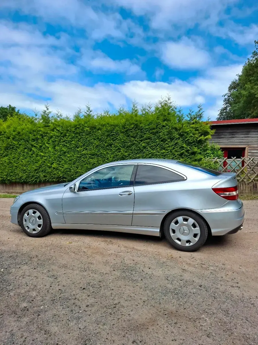 Gebraucht Mercedes CLC180 143 PS (105 kW) 2011 Silber Coupé