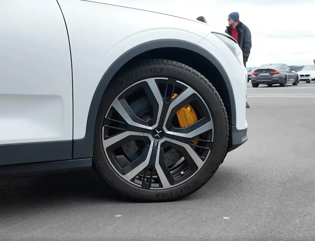 Gebraucht Polestar 2 Performance 300 kW (408 PS) 2021 Weiß Kleinwagen