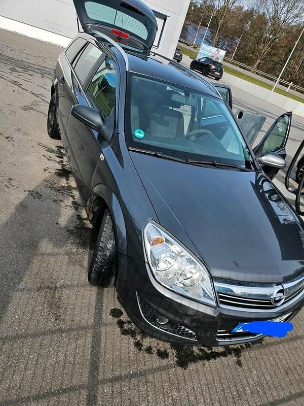 Gebraucht Opel Astra 116 PS (85 kW) 2008 Grau Kombi