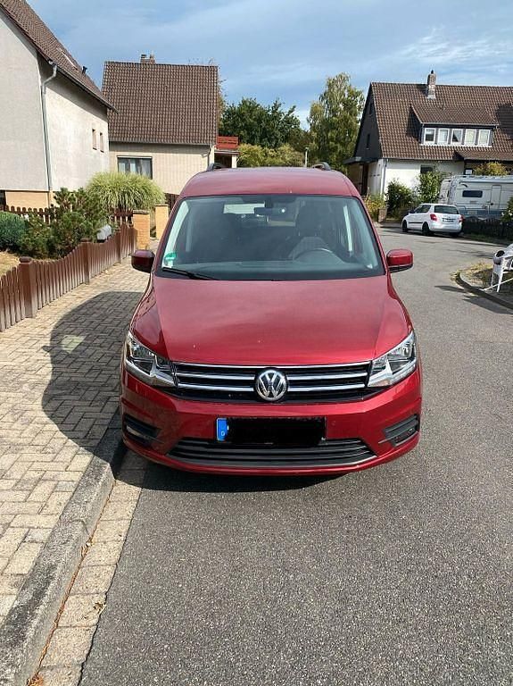 Rot Gebraucht 2019 VW Caddy Comfortline Van / Kleinbus | 18.497 € (Guter Preis) - Bild 1/4