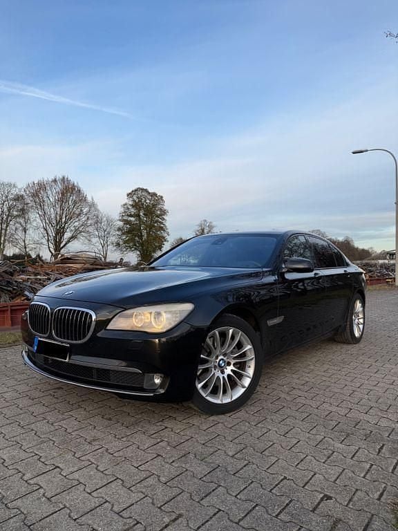 Gebraucht BMW 740 Shadowline 306 PS (225 kW) 2011 Schwarz Limousine