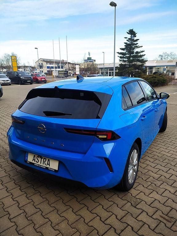 Gebraucht Opel Astra Edition 131 PS (96 kW) 2025 Blau Limousine