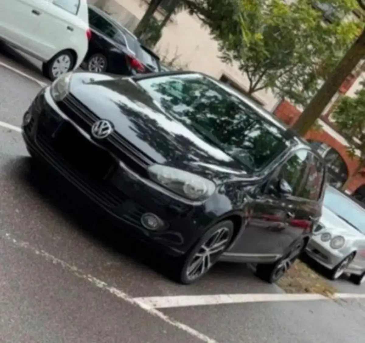 Gebraucht VW Golf VI Team 105 PS (77 kW) 2010 Schwarz Kleinwagen