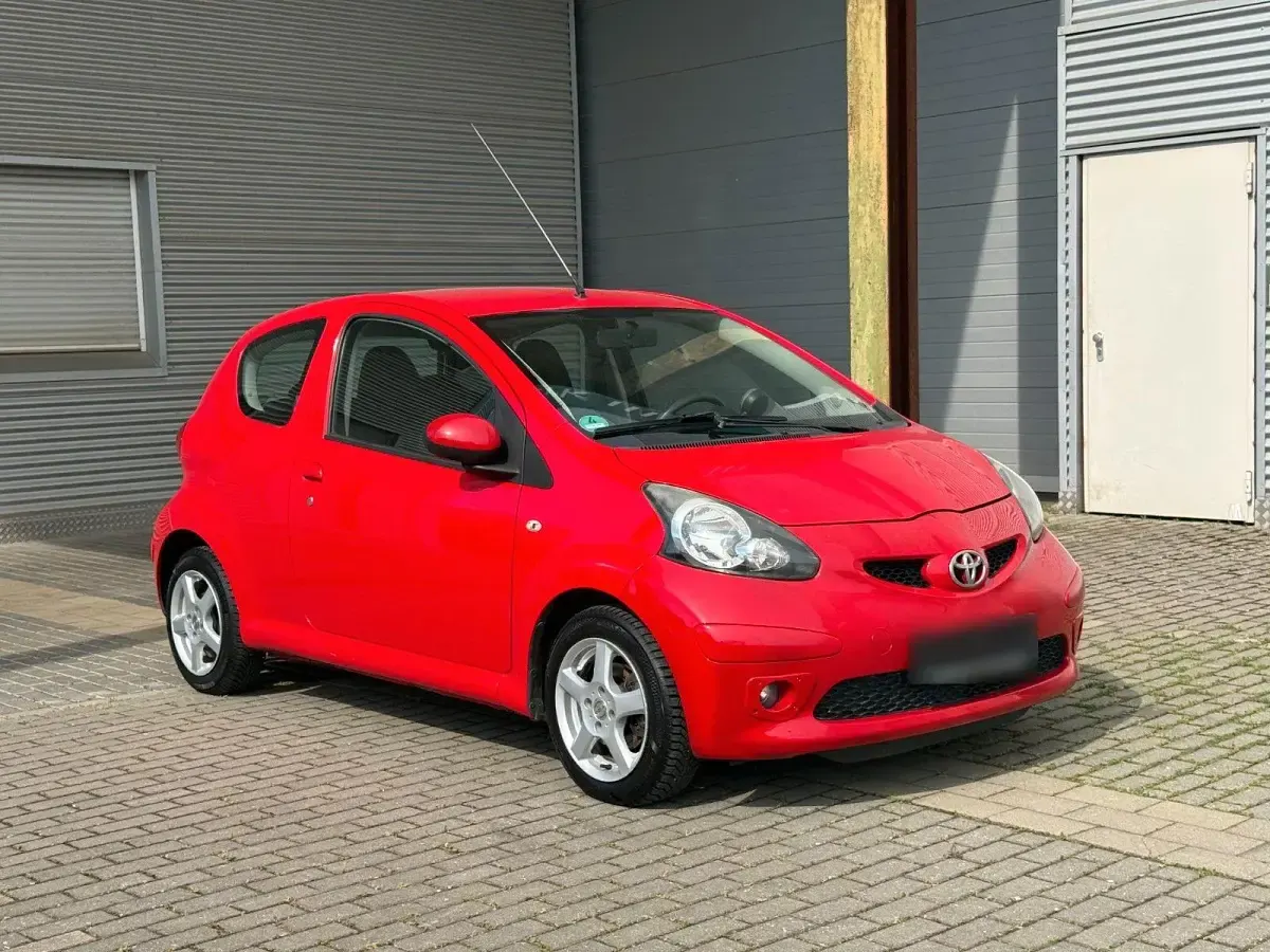 Gebraucht Toyota Aygo Cool 68 PS (50 kW) 2008 Rot Kleinwagen
