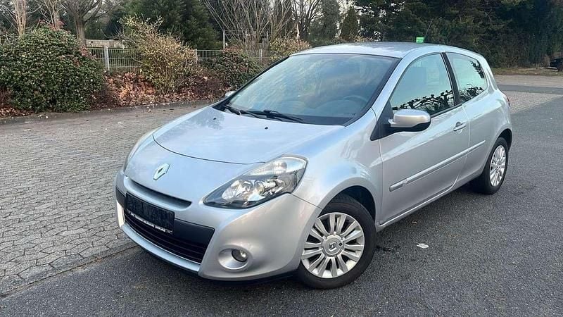 Silber Gebraucht 2009 Renault Clio II Kleinwagen | 2.999 € (Fairer Preis) - Bild 1/4