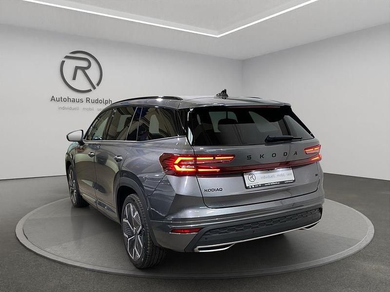 Neu Skoda Kodiaq SportLine 204 PS (150 kW) 2025 Graphitegrau metallic SUV