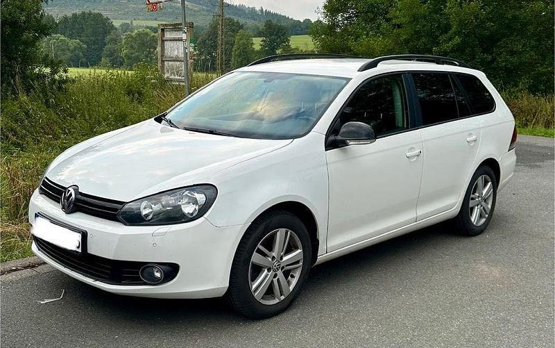 Weiß Gebraucht 2012 VW Golf VII Match Kombi | 5.800 € (Superpreis) - Bild 1/4