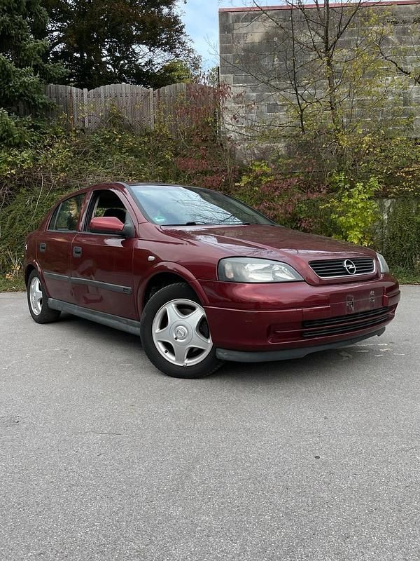 Rot Gebraucht 1998 Opel Astra Kleinwagen | 999 € (Guter Preis) - Bild 1/4
