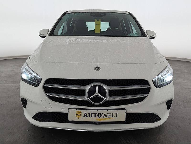 Gebraucht Mercedes B180 Progressive 136 PS (100 kW) 2021 Polarweiss Van / Kleinbus