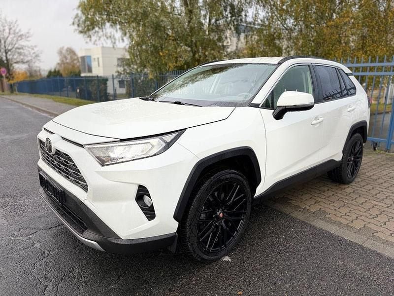 Weiß Gebraucht 2021 Toyota RAV4 Comfort SUV | 19.500 € (Superpreis) - Bild 1/4