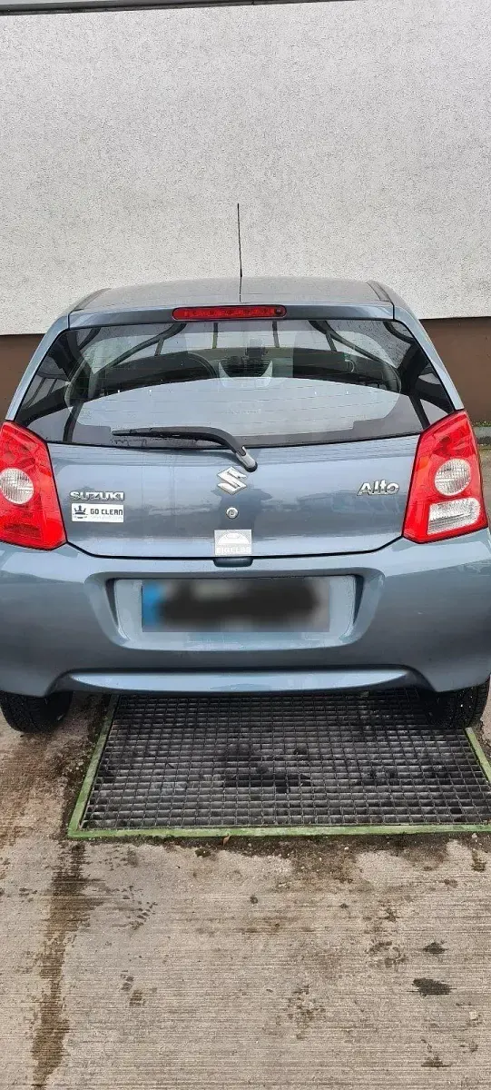 Gebraucht Suzuki Alto Basic 67 PS (49 kW) 2012 Silber Kleinwagen