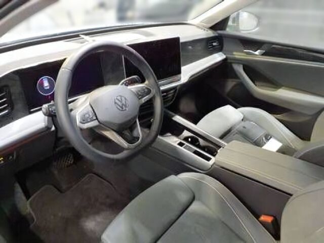 Gebraucht VW Passat Business 150 PS (110 kW) 2024 Silber Kombi