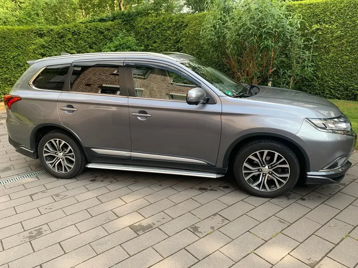 Gebraucht Mitsubishi Outlander Top 150 PS (110 kW) 2016 Grau SUV