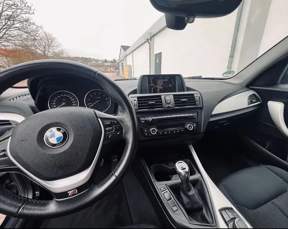 Gebraucht BMW 116 Sport Line 136 PS (100 kW) 2013 Schwarz Kleinwagen