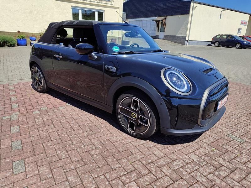 Gebraucht Mini One Cabriolet 184 PS (135 kW) 2023 Schwarz Cabrio