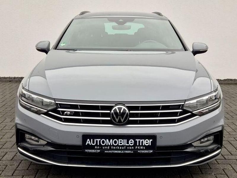 Gebraucht VW Passat R-line 150 PS (110 kW) 2022 Grau Kombi