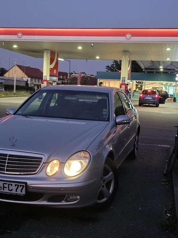 Gebraucht Mercedes E200 Classic 122 PS (89 kW) 2005 Limousine