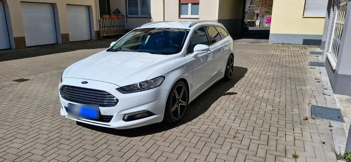 Gebraucht Ford Mondeo Titanium 150 PS (110 kW) 2018 Weiß Kombi