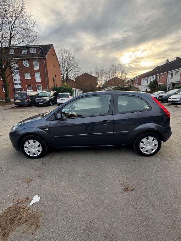 Gebraucht Ford Fiesta 60 PS (44 kW) 2008 Grau Kleinwagen