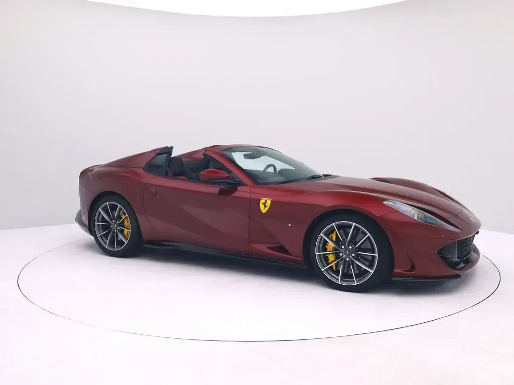 Second-hand Ferrari 812 799 CP (587 kW) 2023 Roșu Cabrio