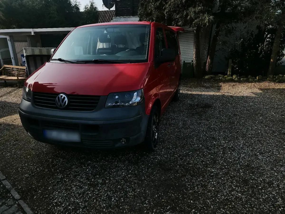 Usata VW Caravelle 128 CV (94 kW) 2005 Rosso Furgone