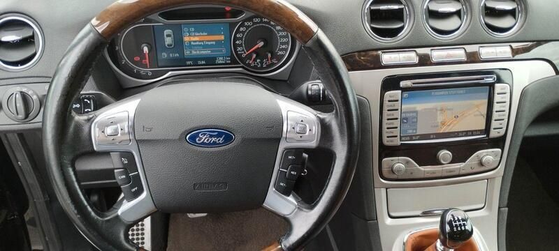 Schwarz Gebraucht 2009 Ford Galaxy Ghia Van / Kleinbus | 7.500 € - Bild 1/4