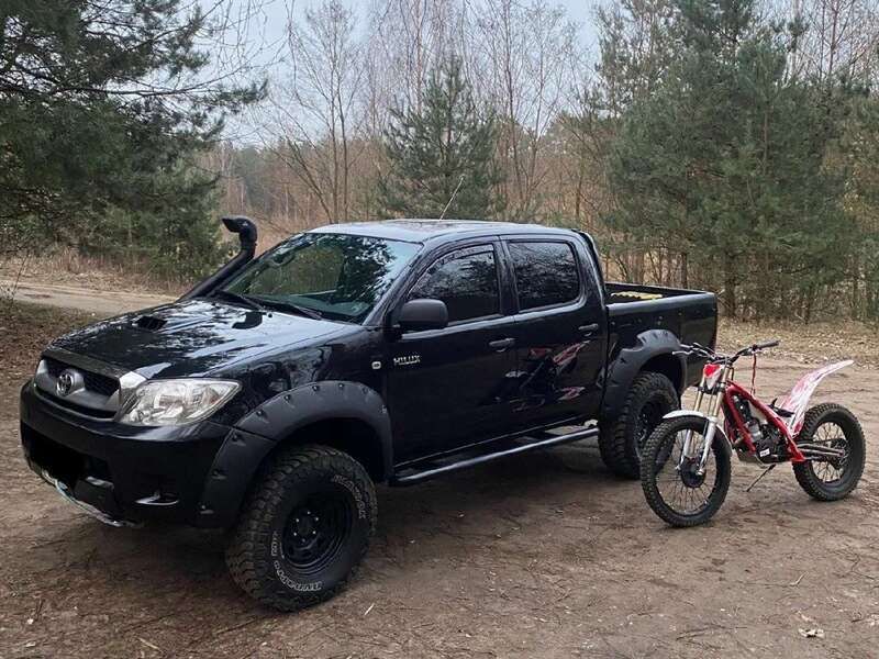 Schwarz Gebraucht 2008 Toyota HiLux Abholung | 14.500 € (Fairer Preis) - Bild 1/4